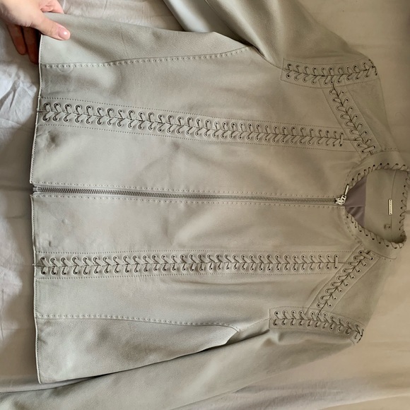 Leather jacket - Picture 2 of 6